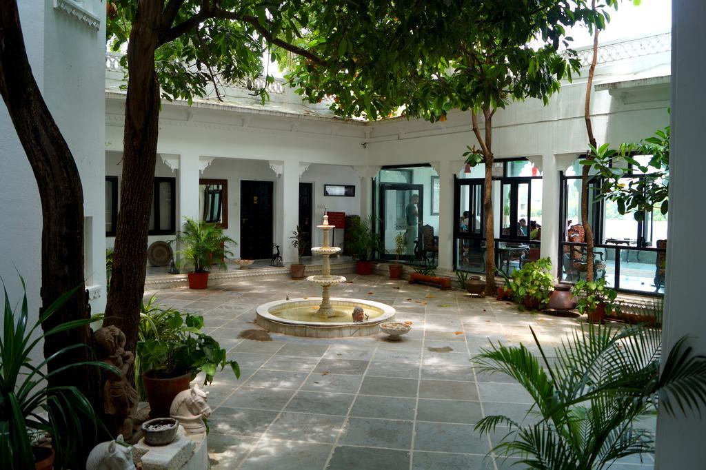 Karohi Haveli - A Heritage Hotel Удайпур Экстерьер фото