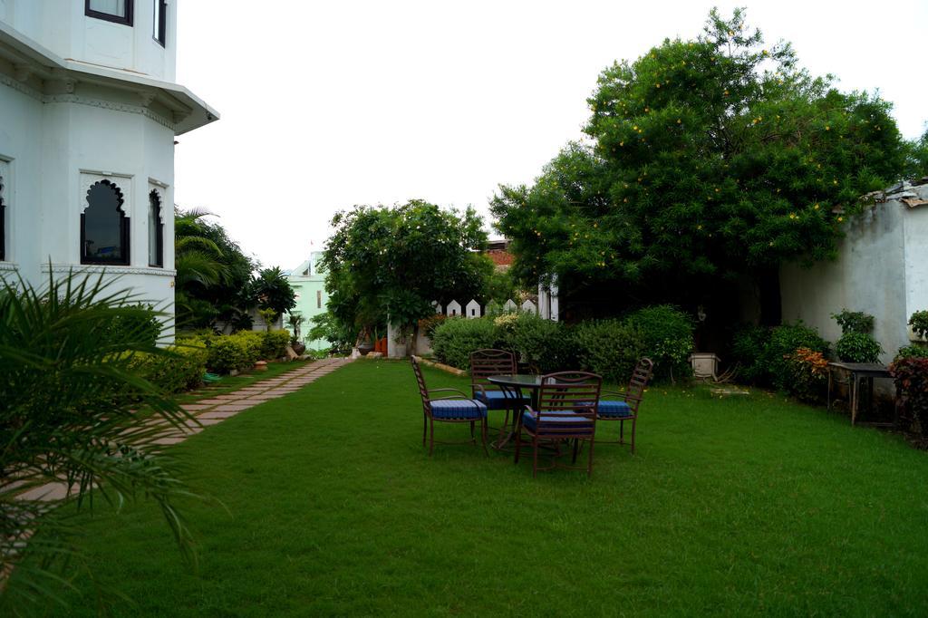 Karohi Haveli - A Heritage Hotel Удайпур Экстерьер фото