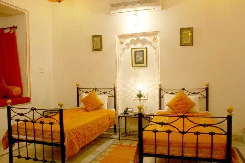 Karohi Haveli - A Heritage Hotel Удайпур Экстерьер фото