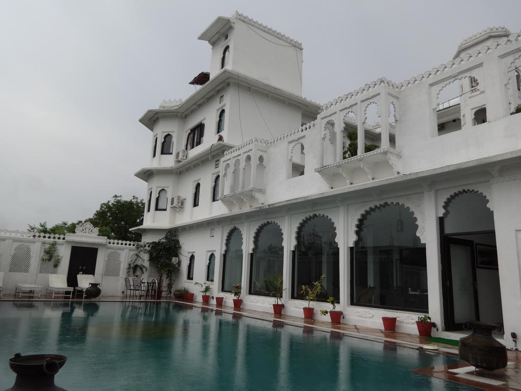 Karohi Haveli - A Heritage Hotel Удайпур Экстерьер фото