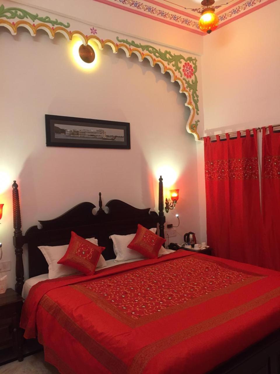 Karohi Haveli - A Heritage Hotel Удайпур Экстерьер фото